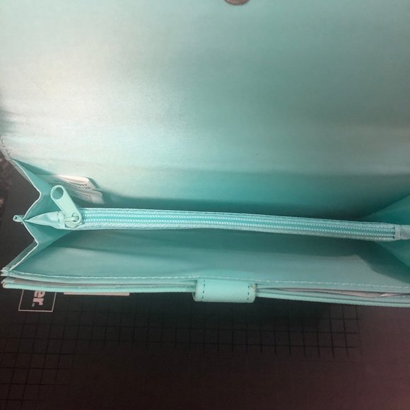 Spring Clean Wallet - Picture 4 of 5